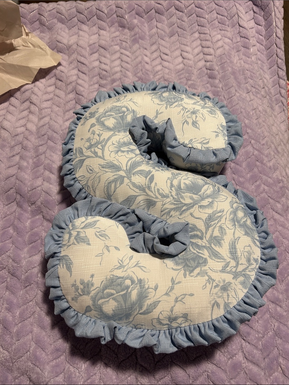 “S” blue pattern pillow